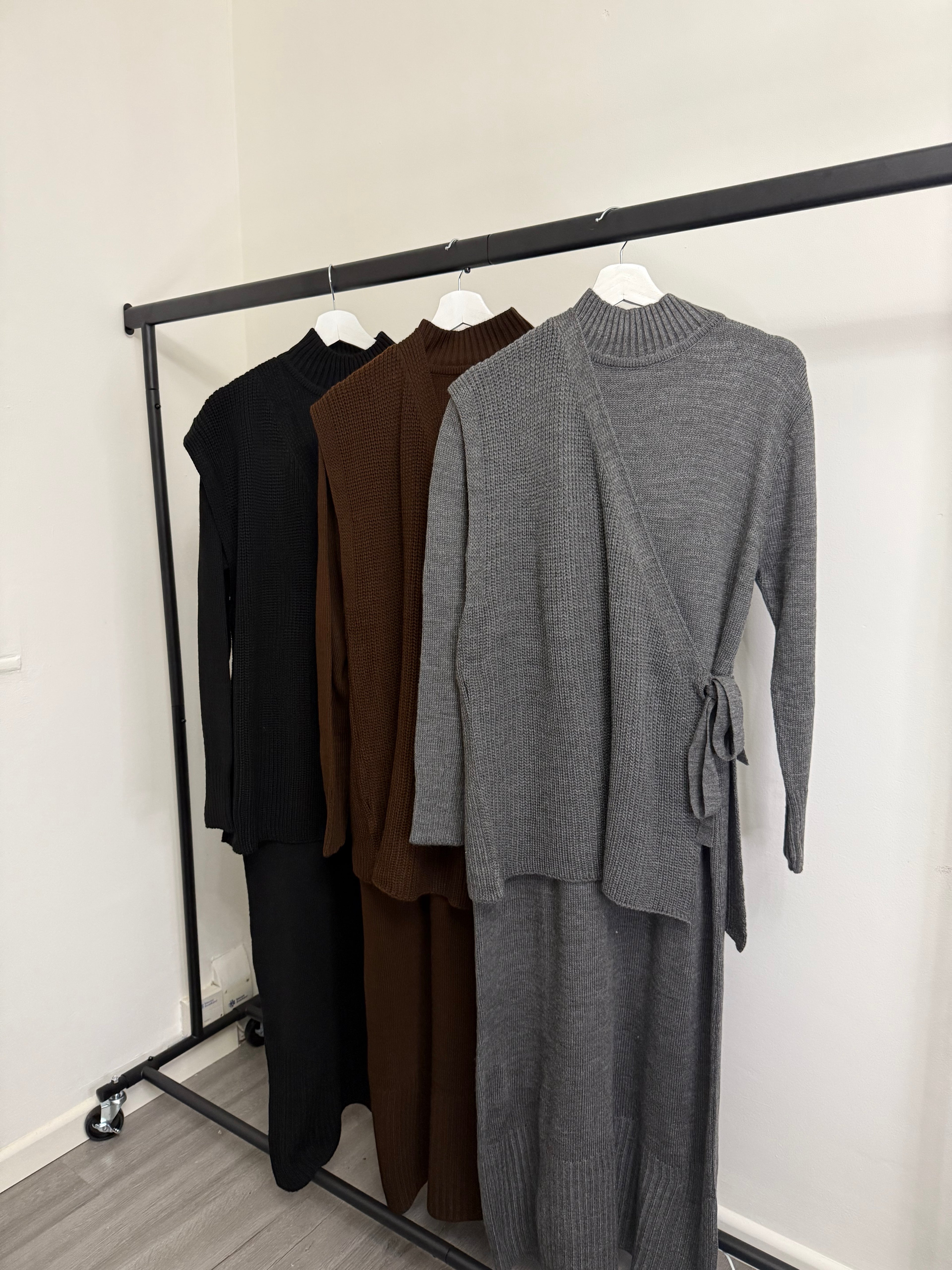 Ribbed Knit Maxi Dress with Matching Wrap Overdress – 2-Piece Winter Set